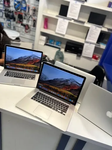 MacBook Pro 2015 i7 16gb Memória