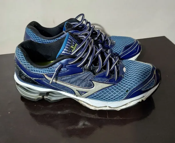 Tênis Mizuno Wave trecho 18 azul escuro