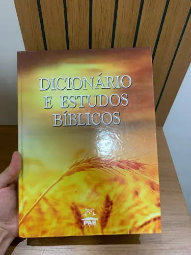 DICIONÁRIO E ESTUDOS BÍBLICOS 