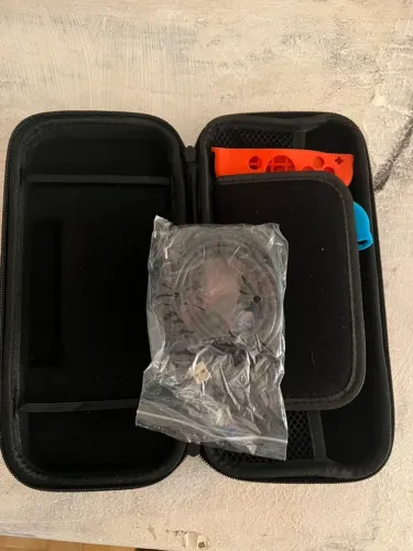 ### ? Nintendo Switch Completo + Jogos e Acessórios OPORTUNIDADE! Vendo **Nintendo Swit