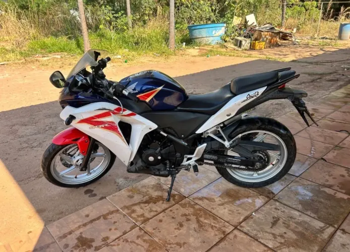 HONDA CBR 250 - DOC AZUL ANO 2012 62.000 KM