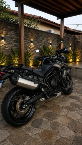 Vende-se trumph tiver 800