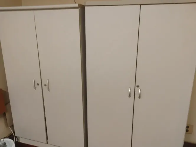 3 Armários com chave 