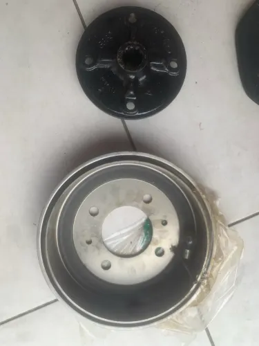 PEÇAS FUSCA / cubo de roda 4 furos 