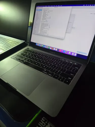 Macbook Pro 2016 intel i5 com toutch bar 256gb 8gb ram