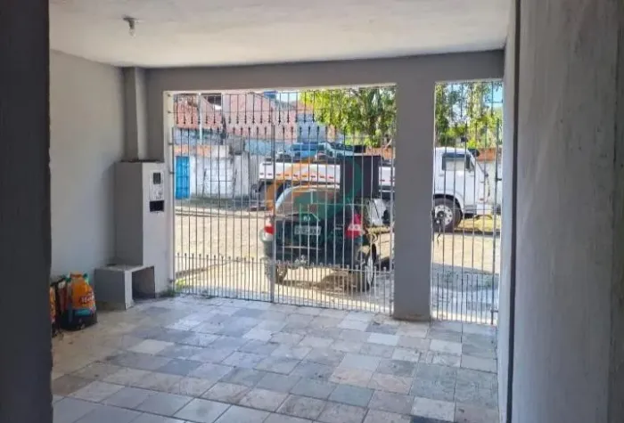 Sobrado em Rua em Lavras - Guarulhos, SP