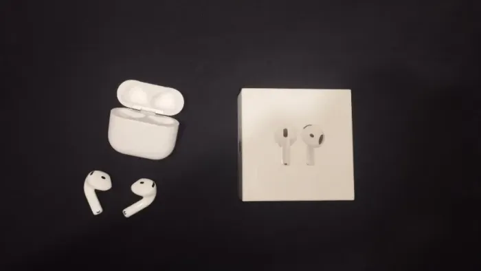 Apple AirPods 4 sem ANC