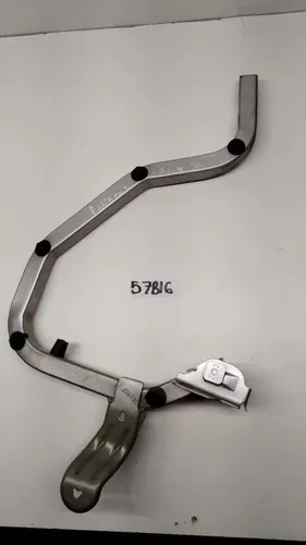 Dobradiça Porta Malas Lado Direito Renault Logan 2012 57b16