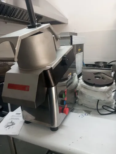NZ. Multiprocessador de alimentos METVISA 9 discos 