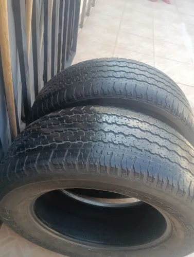 2 pneus Bridgestone 265/60R18 primeira 