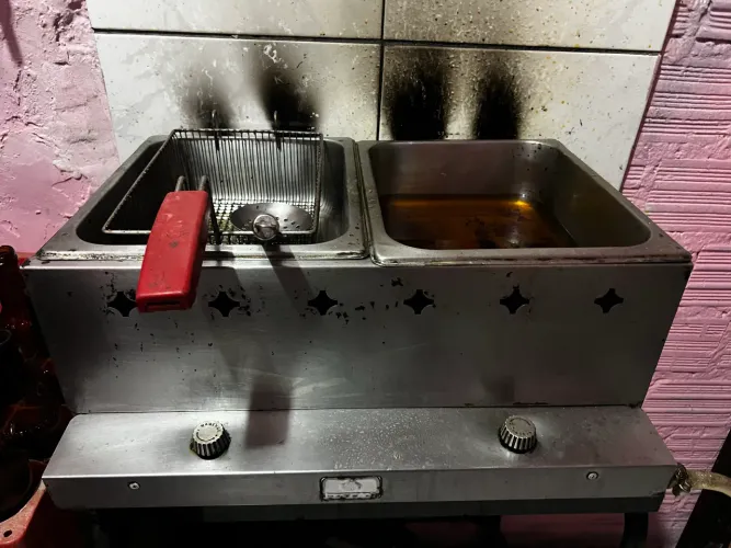 Máquina de assar salgados e batatinha 