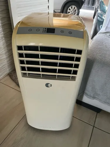 AR-CONDICIONADO PORTÁTIL 10.000 BTUs - 220V!