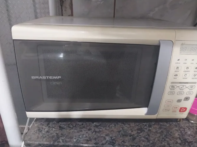 Vende-se micro-ondas Brastemp.