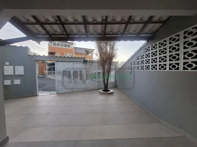 dils - Casa Térrea para aluguel possui 90 metros quadrados com 3 quartos em Santa Maria