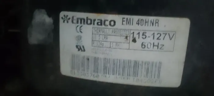 Vendo moto de geladeira  está funcionado 
