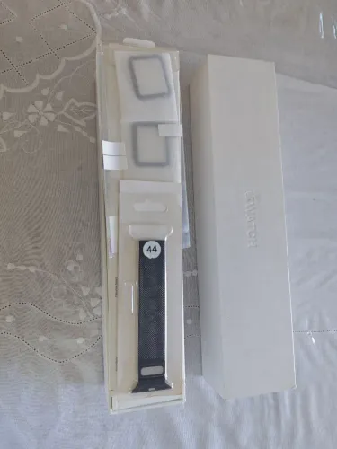 Apple Watch series 2 + 3 pulseiras + 2 películas 