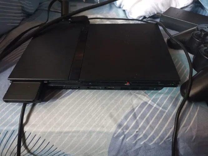 Vendo PS2 / Playstation 2, com jogos. Leitor funcionando. Pronto pra jogar.