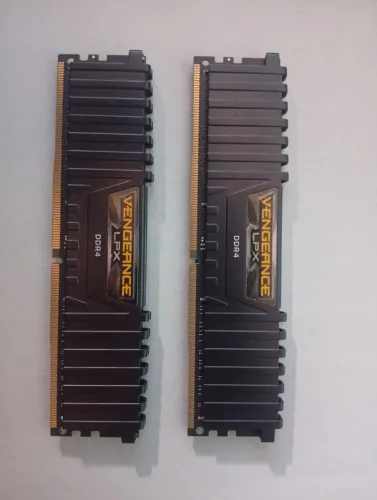 Memória RAM Corsair Vengeance LPX, 2x8GB, 2400MHz, DDR4, CL16, Preto