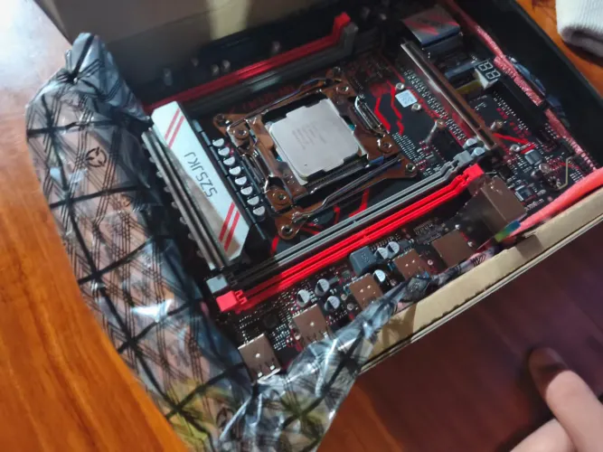 KIT XEON PLACA X99 Xeon E-5 2680 PCMI2.0 SUPORTE DDR4