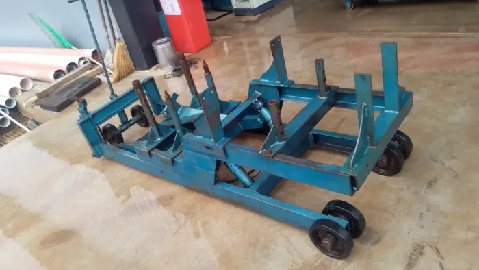 Carrinho para sacar motor e caixa de caminhao