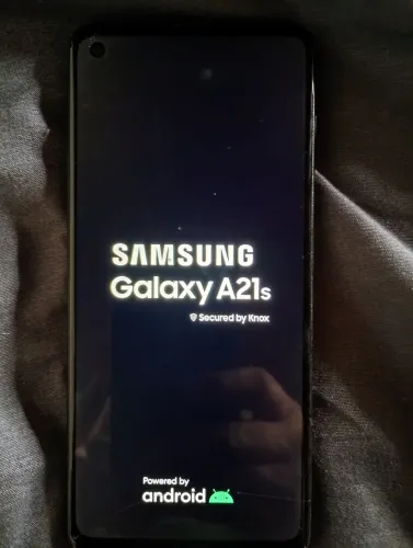 Vendo celular com nota e carregador, tela trincada 