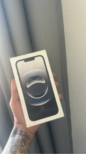 iPhone 16e lacrado