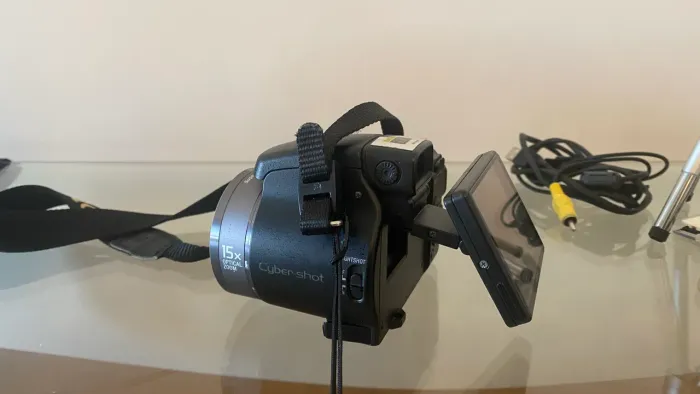 Máquina Fotográfica SONY - DCS H9