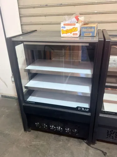 Vitrine com caixa