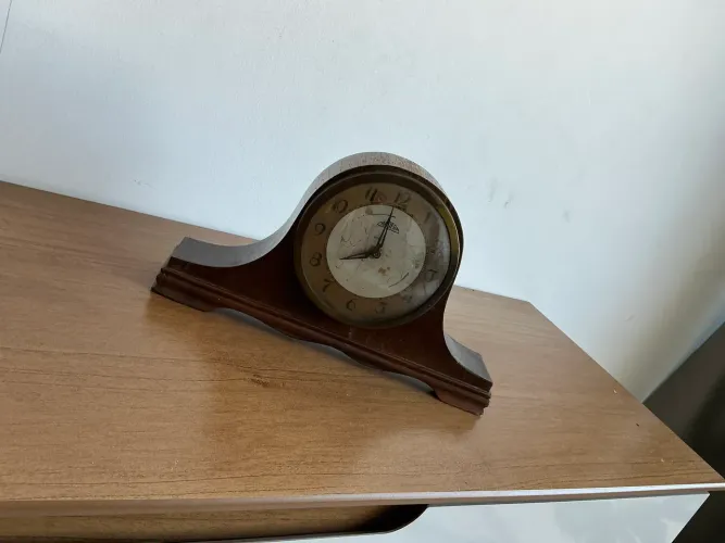 Relógio de mesa antigo