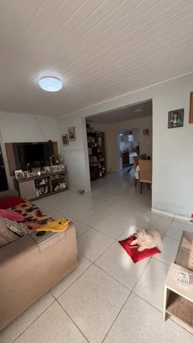 Vendo casa com extensão no Eustáquio Gomes com 2/4 sites e um banheiro social