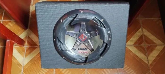 Caixa selada e módulo 250w