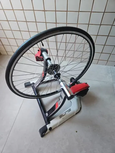 Rolo de treinamento e Pneu Aro 29