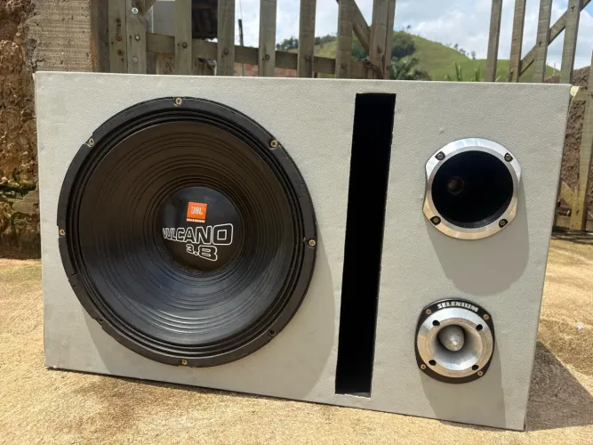 Vendo caixa trio de 18 