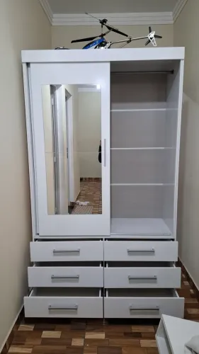 Guarda roupa de solteiro