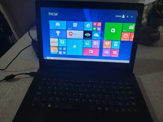 Vendo notebook Lenovo GA40 -70 14 pol 4gg de ram HD de 500 .550 reais para vir retirar ok