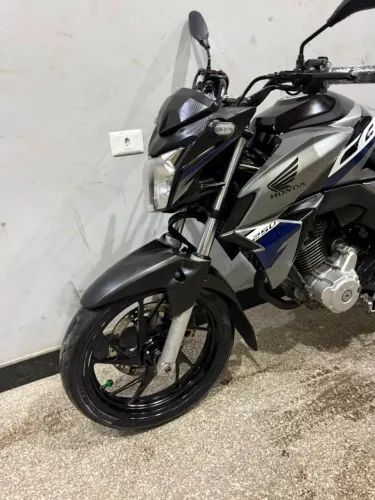 Cb twister 2019 emplacada