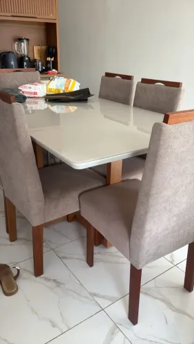 Mesa de jantar 6 lugares 