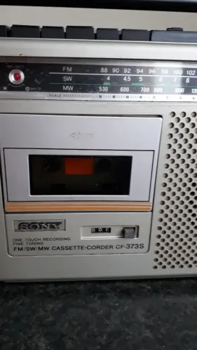Radio e gravador Soni CF373S