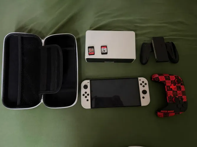 NINTENDO SWITCH OLED - 64GB