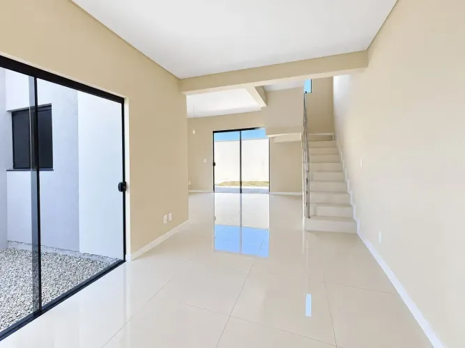 Triplex novo no Gravatá com 169 m², 2 suítes, rooftop e 2 vagas