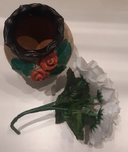 VASO CERAMICA COM FLORES ARTIFICIAIS