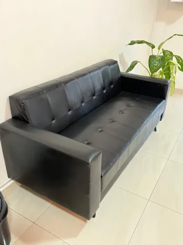 Sofá de Couro preto