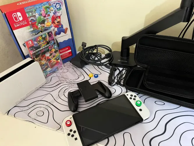 Vendo Nintendo Switch Oled