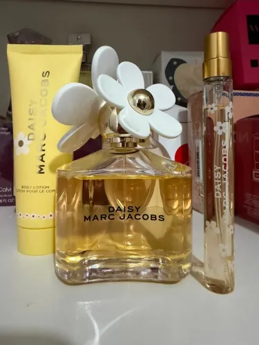 KIT PERFUME DAISY MARC JACOBS 100 ml