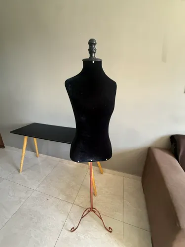 BUSTO PRETO (MANEQUIM FEMININO)