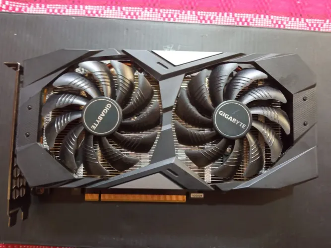 Ótima Placa de Vídeo Gigabyte RTX 2060 6GB Seminova
