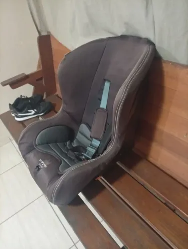 Cadeirinha para carro Voyage em ótimo estado.