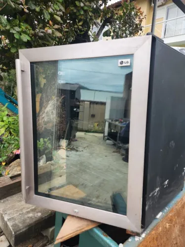 Adega Climatizada para Vinhos LG (modelo AV-41)