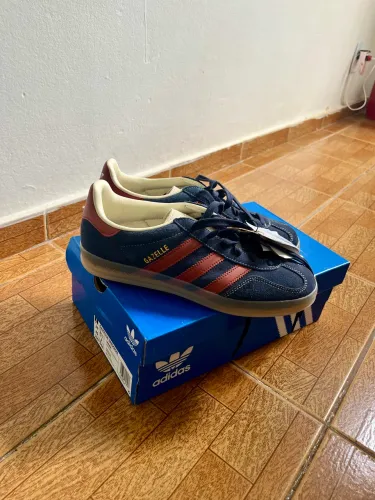Tênis Adidas Gazelle Original na etiqueta