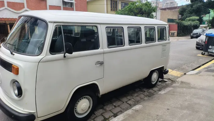 Volkswagen Kombi Standard/ Luxo/ Serie Prata 1990